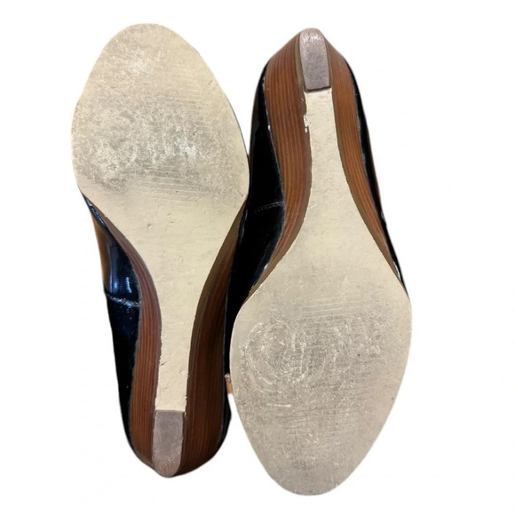 Banana Republic Black Leather Buckle  Peep Toe Wedge Heels Size 7.5 - Picture 6 of 8